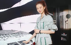高以翔和乔欣齐聚巴塞尔 除了选表还做了什么?
