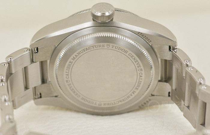 传统式设计方案偶遇经典艺术美学 品评帝舵碧湾系列产品格林尼治型腕表