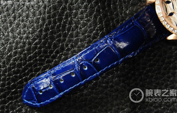 波纹所带来的清爽 蓝色的欧米茄海马系列Aqua Terra珠宝首饰腕表已经进店正在销售