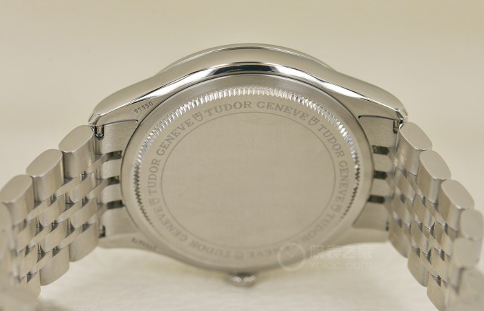 全新的优雅运动风 品鉴帝舵1926系列钢款腕表