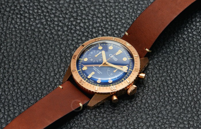 冰雪聪明：青铜魅力 励志传奇 品鉴豪利时第二代 Carl Brashear 限量版青铜腕表