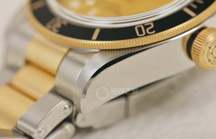 宣布庄重 经典型性格 品评帝舵碧湾黄金钢型腕表