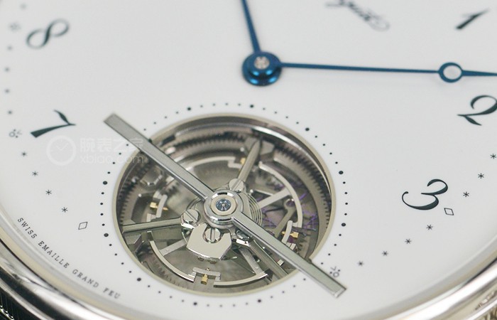 雅致精美 卓越性能 品评宝玑经典繁杂系列产品5367纤薄陀飞轮铂金腕表