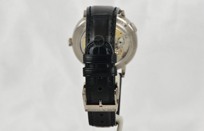 清澈的设计艺术美学 品评朗格SAXONIA黑色仪表盘月相腕表