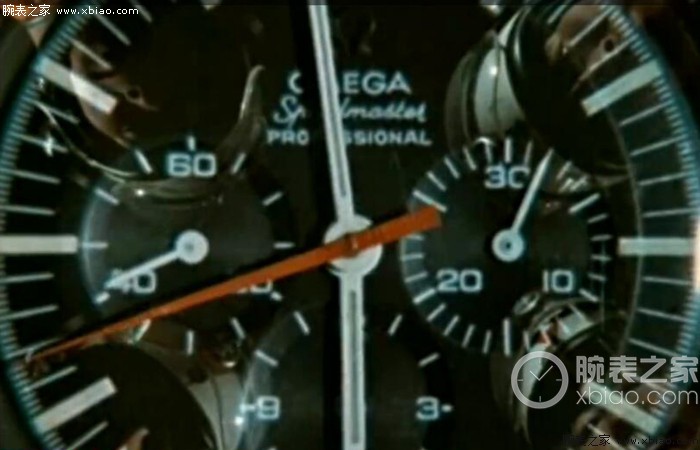 千而万]杰森·奥特曼里为什么会有欧米茄手表超霸？故事情节如下所示。