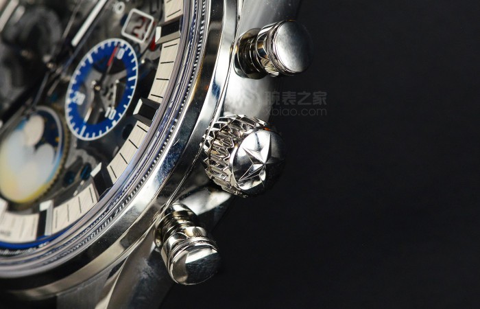 曷为人|敞开式镂空雕花设计呈现高精密技术性 品评真力时CHRONOMASTER系列产品腕表