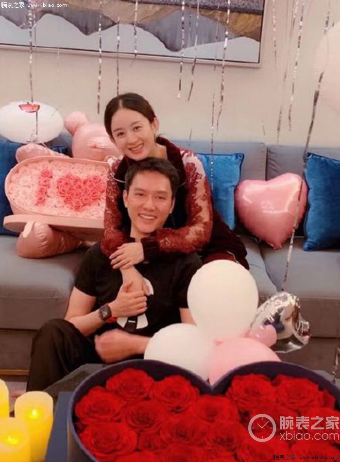 冯绍峰:右手戴表,左手牵你