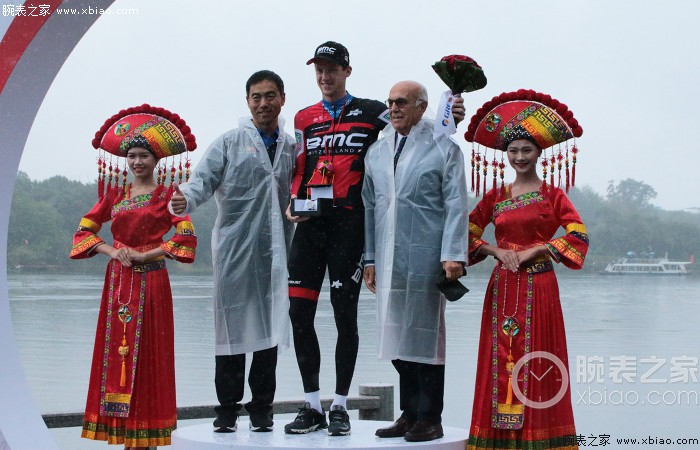 这一刻 全速前进 天梭表助推环广西道路自行车全球巡回赛 热情总决赛于桂林市