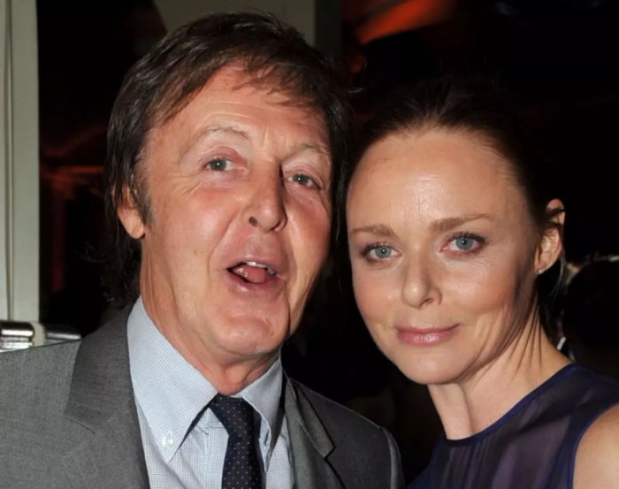 主唱之一paul mccartney有个女儿叫stella mccartney,后来成了一个