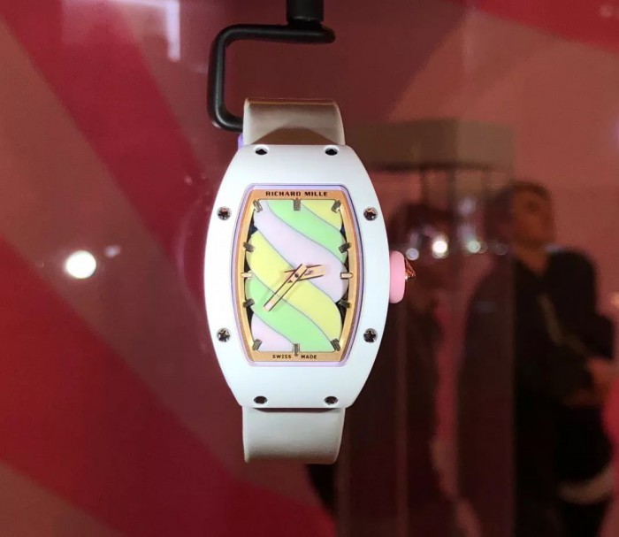 彼无书]100万，买RM“奶糖”，或是江斯丹顿陀飞轮手表？