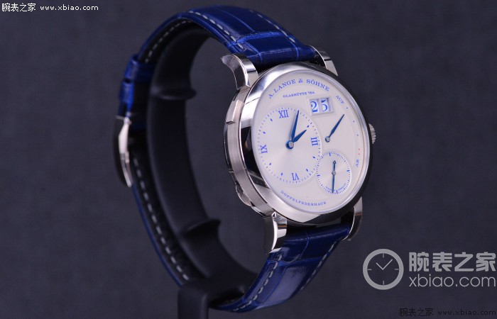 偏心设计方案楷模 品评朗格Lange 1 25周年纪念白金限量腕表