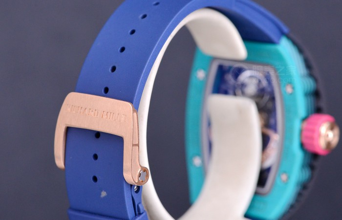 在东北时尚从“RM”设计考虑 点一下看一下在今年的理查德米勒的最新款腕表！