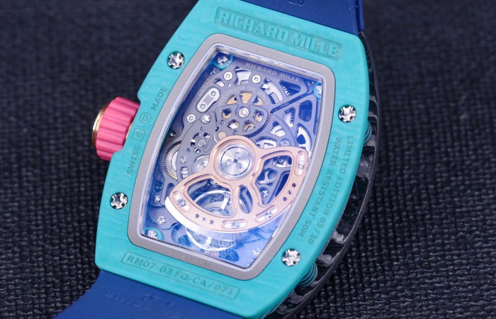 在东北时尚从“RM”设计考虑 点一下看一下在今年的理查德米勒的最新款腕表！