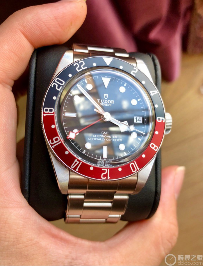 3、穿得比较随意。如果你想在6万元以下买一块钢表带的劳力士手表，你有什么建议？ 