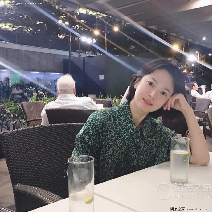 你们都关心宋慧乔离没离婚,而我只关心她戴了什么表