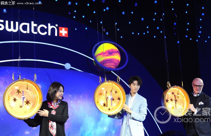 斯沃琪协同品牌代言人王俊凯，打造出手腕上的“浩瀚星辰”