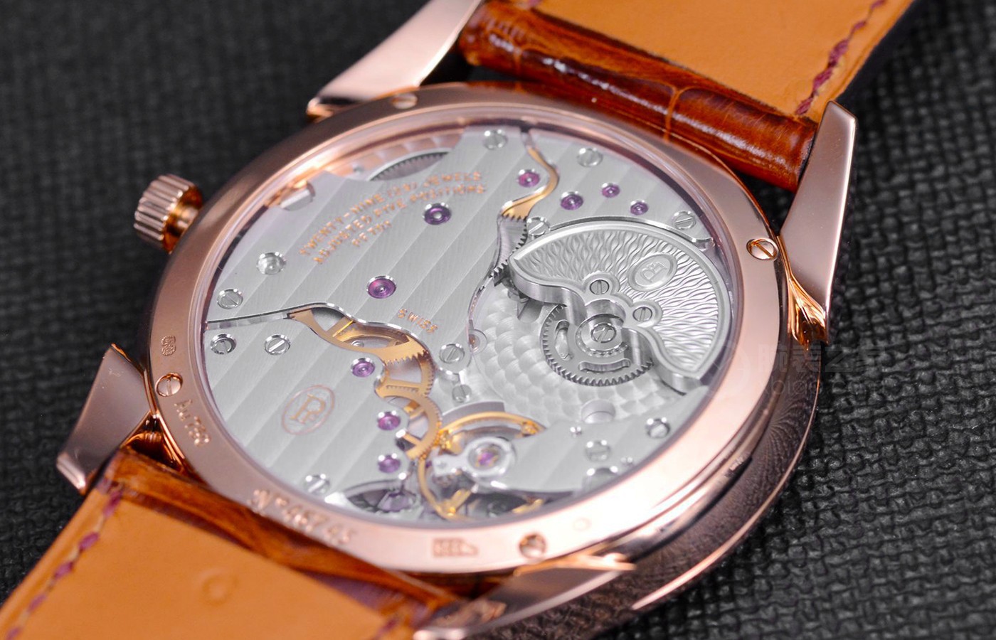 清雅设计方案 品评帕玛强尼Tonda 1950系列产品全新升级腕表