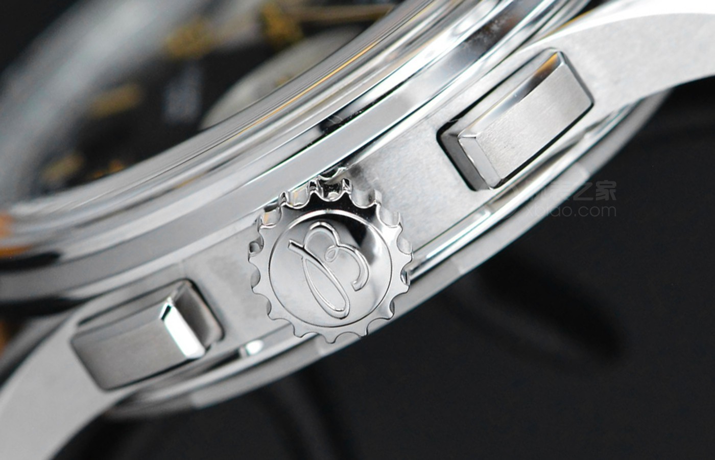 摩登都市设计风格 品评百年灵璞雅诺顿特别版腕表