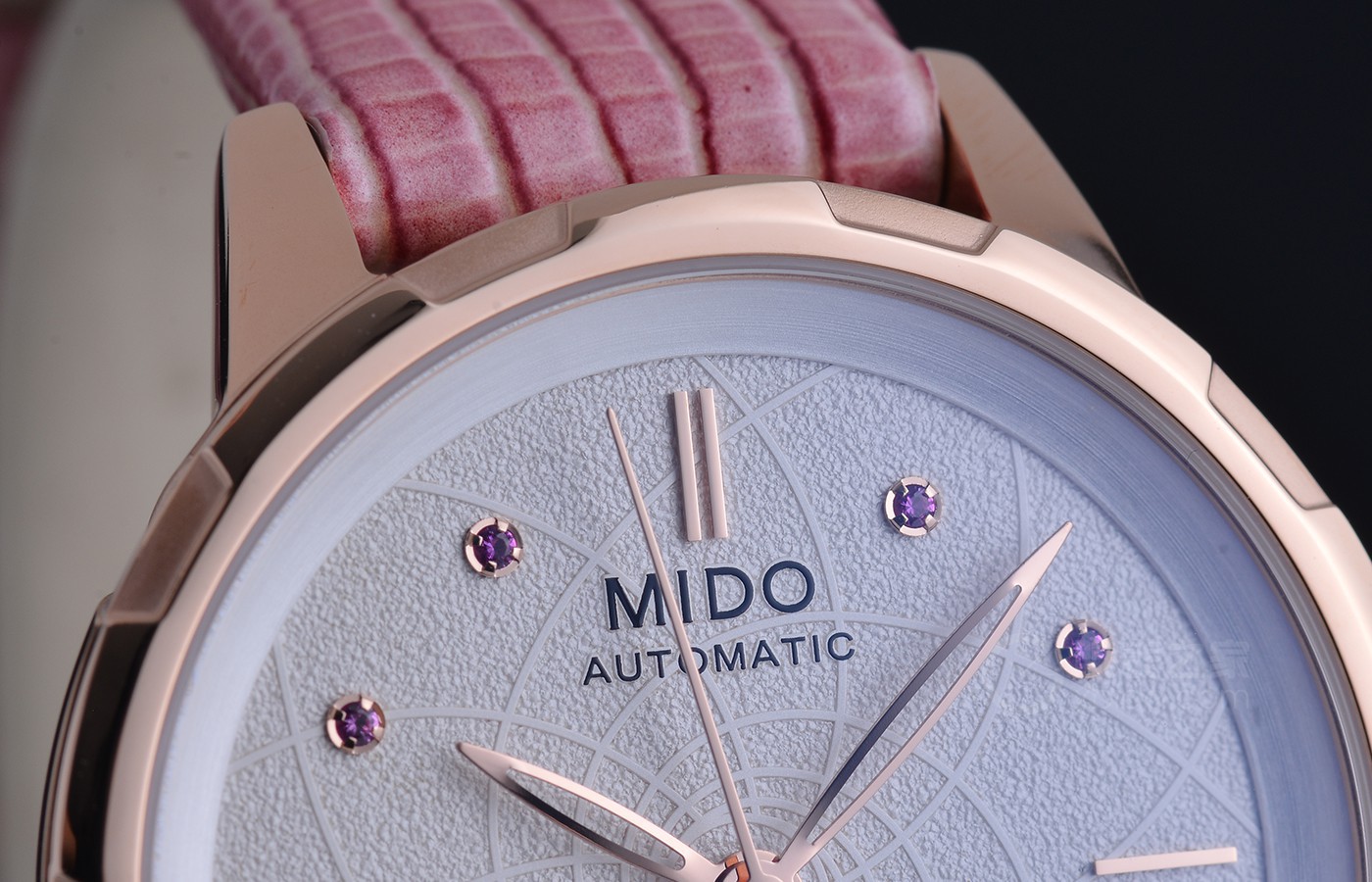 雅致单纯之设 品评德国瑞士美度表花淅系列产品长机械能女性腕表