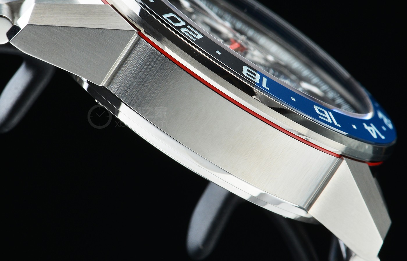 攻其无备：实用百搭运动风 品鉴泰格豪雅卡莱拉系列GMT计时腕表