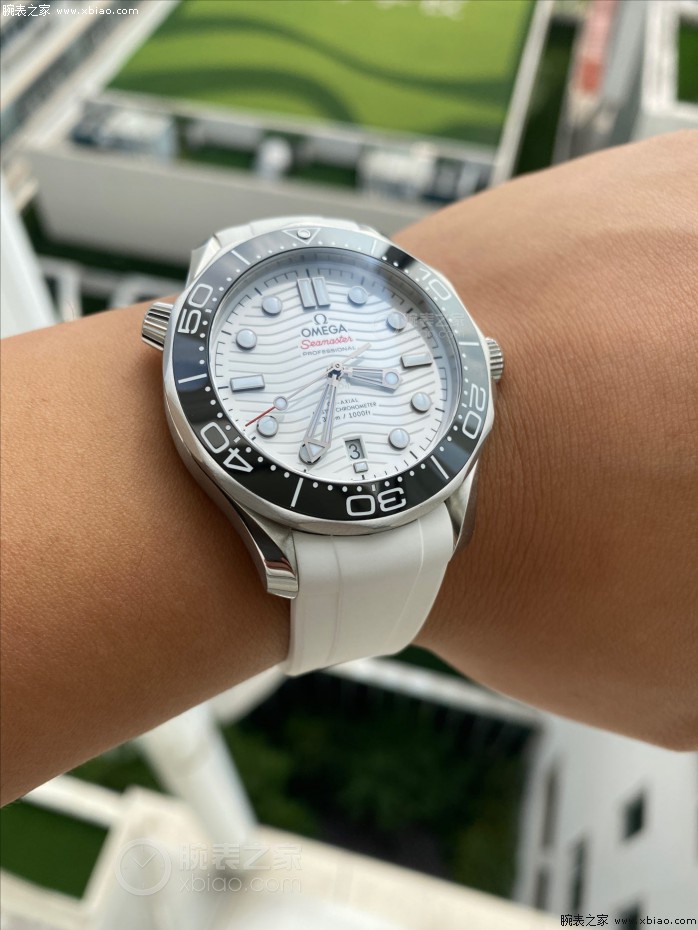欧米茄手表是瑞士表吗,配白胶带欧米茄换新颜 上手海马300米潜