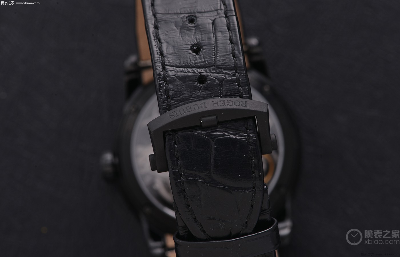片甲不留：机械艺术品 罗杰杜彼Excalibur Blacklight腕表