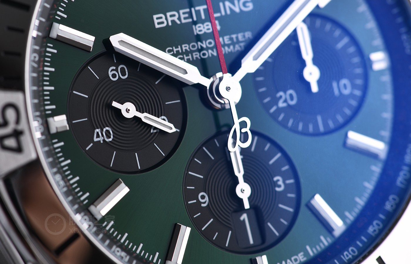 钉是钉铆是铆：演绎多样型格 品鉴百年灵机械计时系列宾利绿腕表