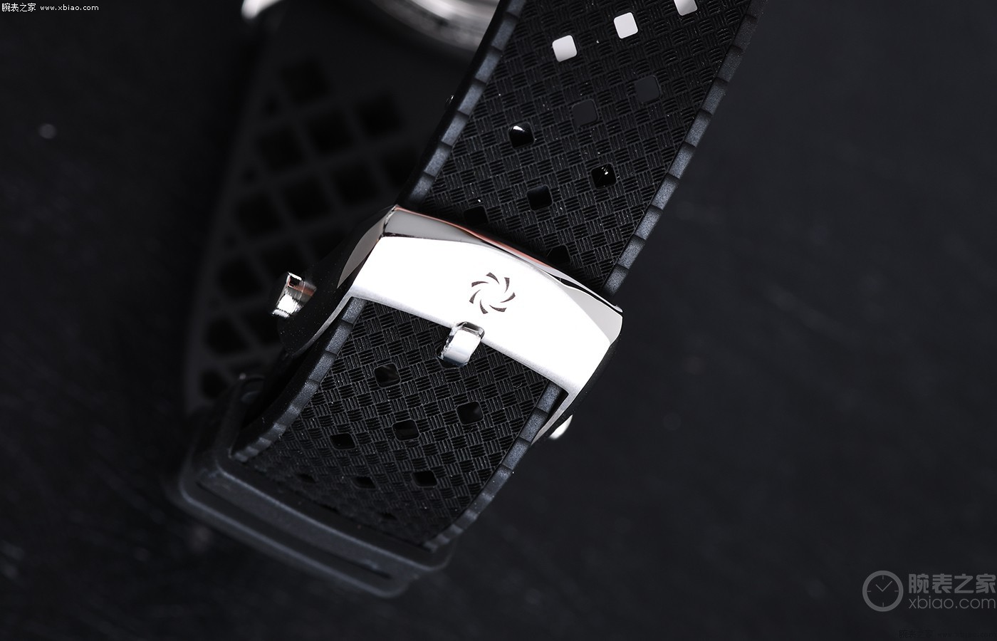 全新升级诠释复古时尚艺术美学 品评宝齐莱传承系列产品台历双盘计时码腕表