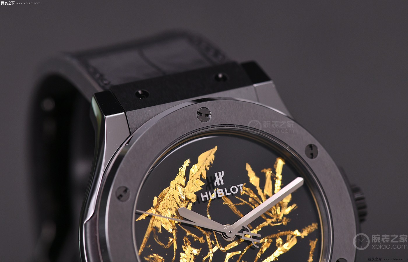 结合的造型艺术 品评宇舶表传统结合黄金晶体腕表