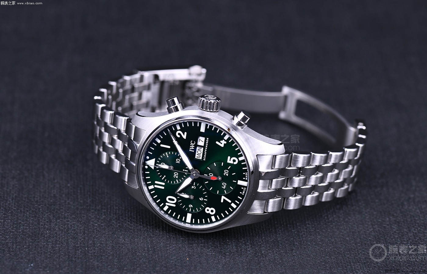妙手空空：绿盘盛行 品评IWC万国表全新升级飞行员系列产品41mm记时腕表