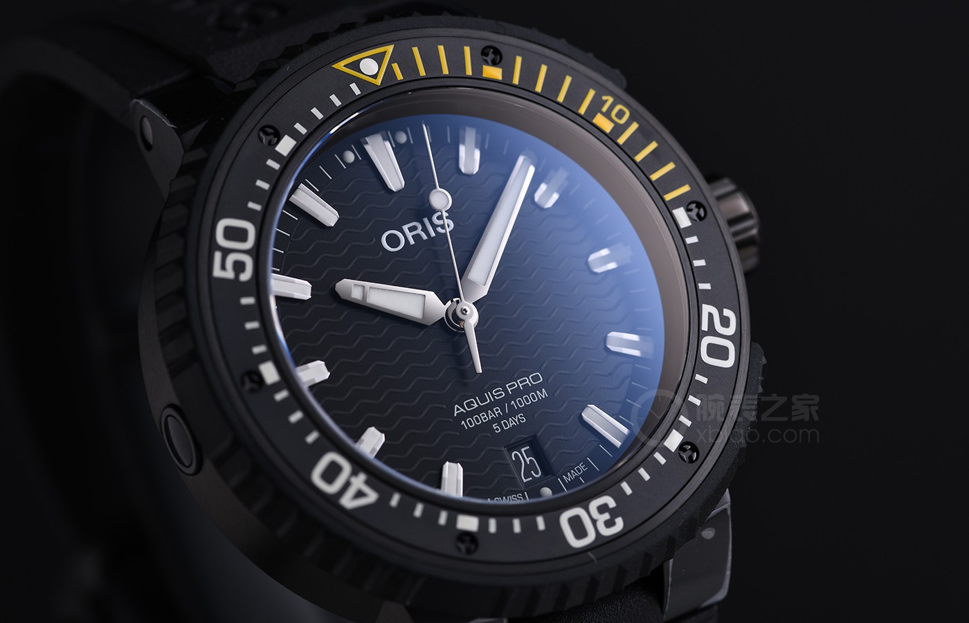 为专业潜水设计 品鉴豪利时AquisPro 400自主机芯日历腕表
