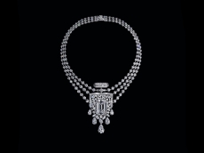 慶祝5號香水問世100周年，香奈兒推出臻品珠寶 N°5系列