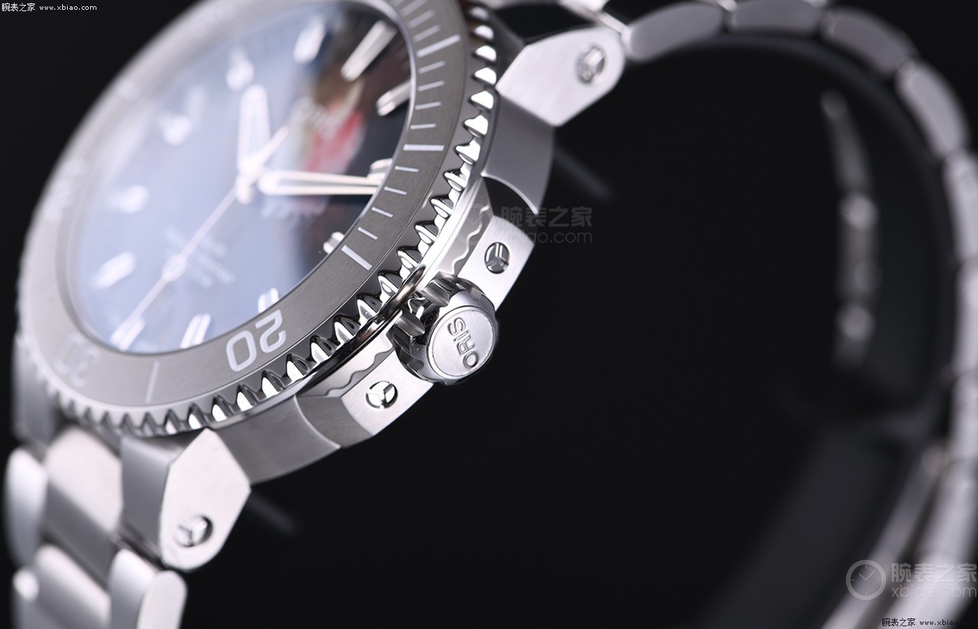亲师友]更新再造 品评豪利时Aquis Upcycle日历腕表