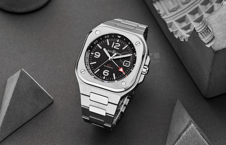 再拓新功能 柏莱士推出首款BR 05 GMT腕表