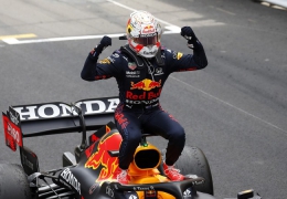 TAG Heuer泰格豪雅祝賀 紅牛車隊車手馬克斯·維斯塔潘 榮耀加冕F1車手世界冠軍