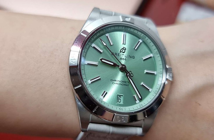  [论坛] 买块手表好过年  百年灵机械计时女款薄荷绿
