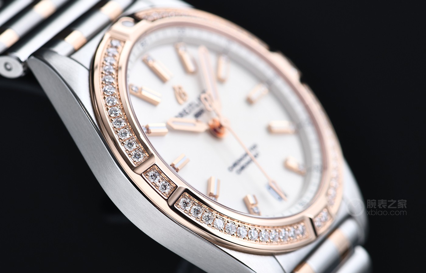 璀璨钻石照耀自信女性，品鉴百年灵机械计时女士32毫米腕表