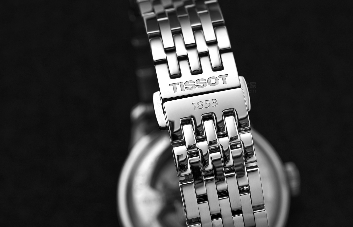 治绩夸]官价不上5千 买一块永不过时的手表