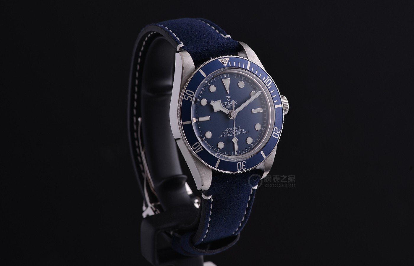 与你一起深层次海洋探索当然，品评帝舵碧湾系列产品1958型“海军蓝”腕表