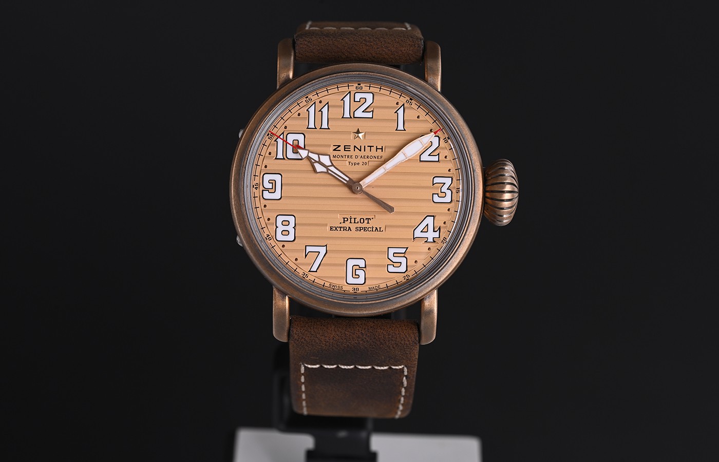 全在兹]真力时飞行员系列产品中国限量腕表，诠释镏金色彩