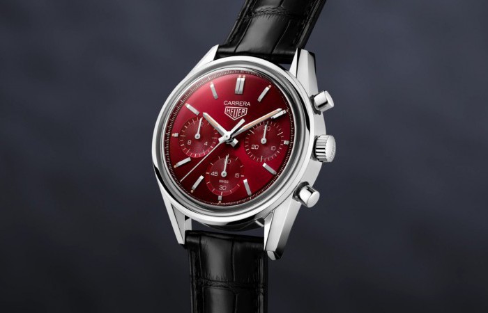 泰格豪雅卡莱拉系列红色表盘腕表，尽显热情与活力