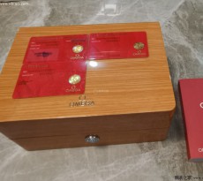 心心念念的一款  歐米茄海馬白盤入手