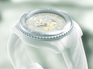 使用可再生材質打造，Gucci推出環保腕表