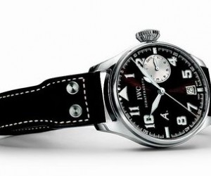 万国表将拍卖大型飞行员特别版铂金腕表