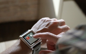 小腕表的大智慧 iPod nano腕表介绍