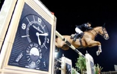 女骑手埃德温娜•亚历山大近日在积家表厂参观宣布参加2012年伦敦奥运会