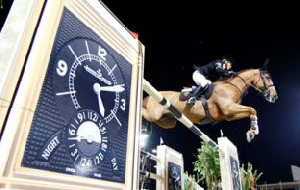 女骑手埃德温娜•亚历山大近日在积家表厂参观宣布参加2012年伦敦奥运会