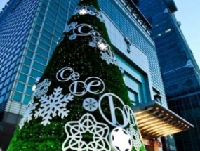 万宝龙六角白星雪花耶诞树耸立台北101 Mall信义广场