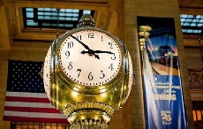 新款波尔表纪念纽约中央车站100周年