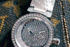 LV钻石限量新款腕表 让女人尖叫的礼物